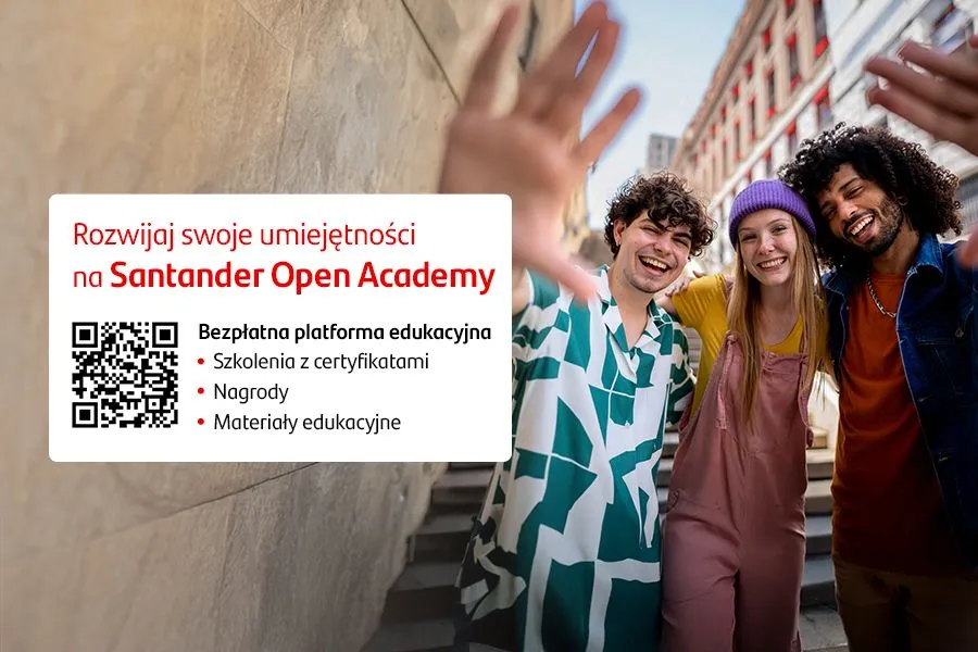 Trójka młodych osób uśmiecha się i macha do aparatu. Obok informacja o bezpłatnych szkoleniach Santander Open Academy z certyfikatami i nagrodami.